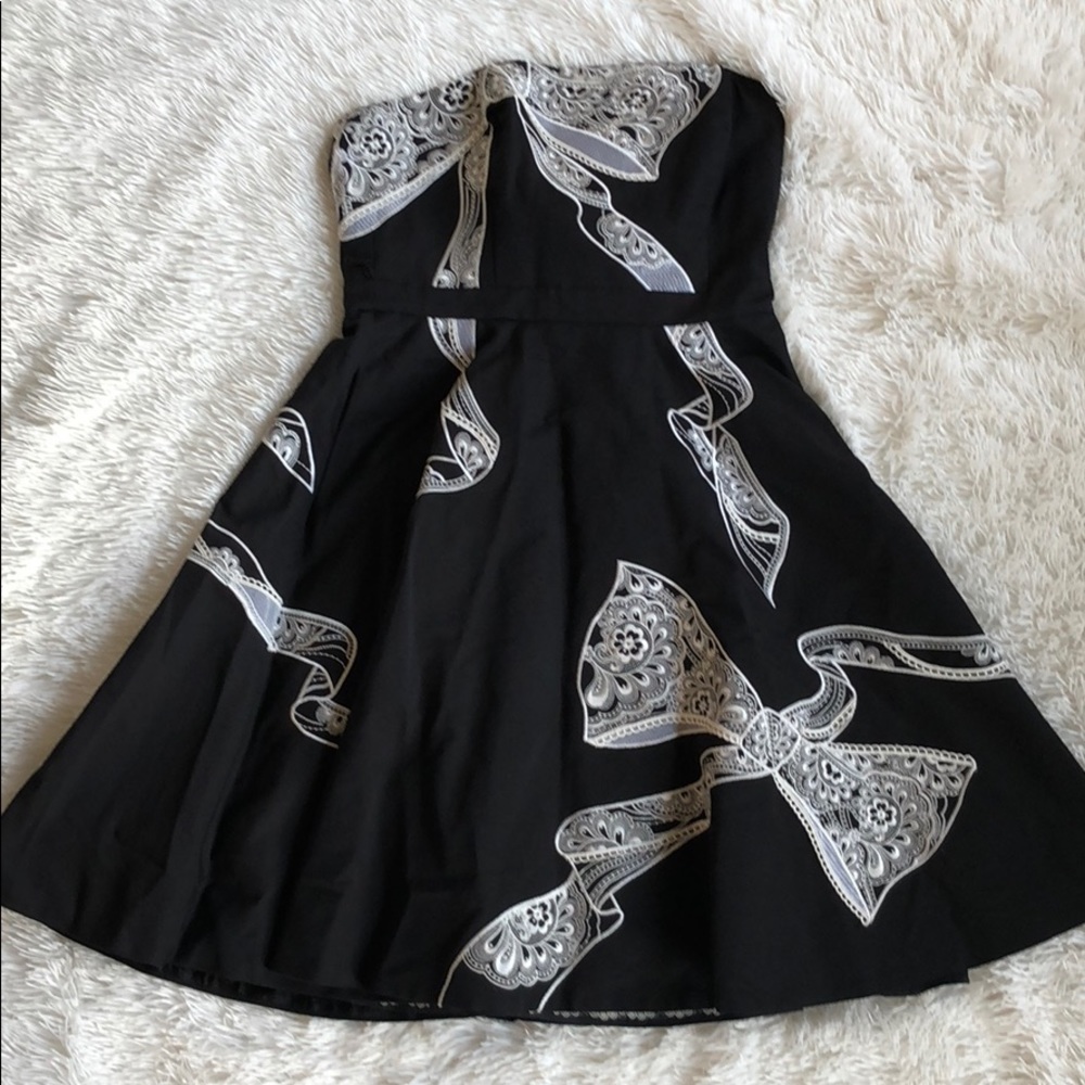 White House Black Market Bow Pattern Dress